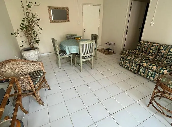 Apartamento Na Rua Da Praia Com Vista Para O Mar Guarujá